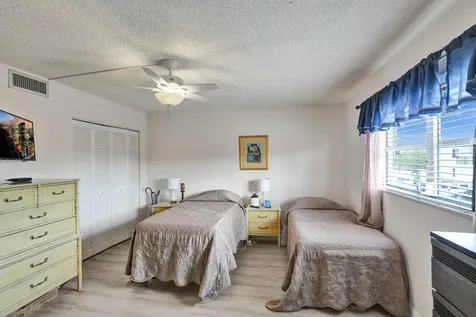 810 SE 7th Street Deerfield Beach FL 33441