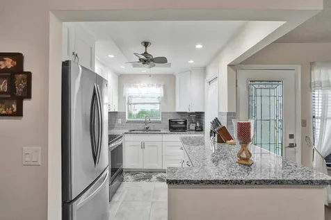 810 SE 7th Street Deerfield Beach FL 33441