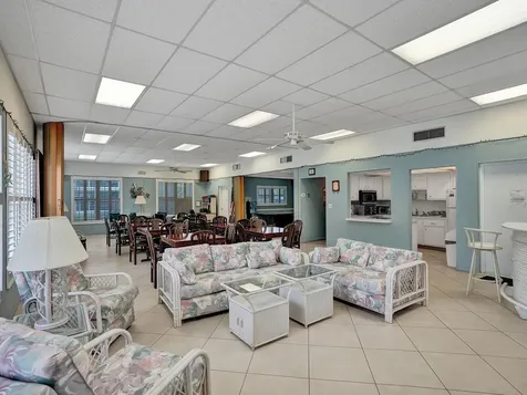 810 SE 7th Street Deerfield Beach FL 33441