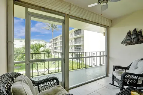 810 SE 7th Street Deerfield Beach FL 33441