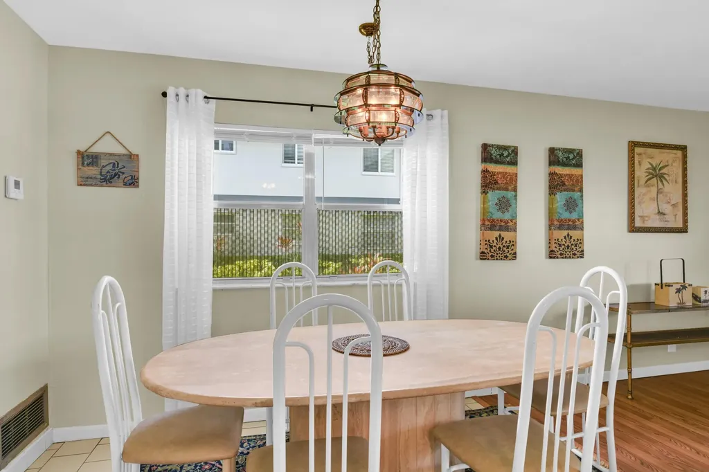 359 Saxony Trail Delray Beach FL 33446