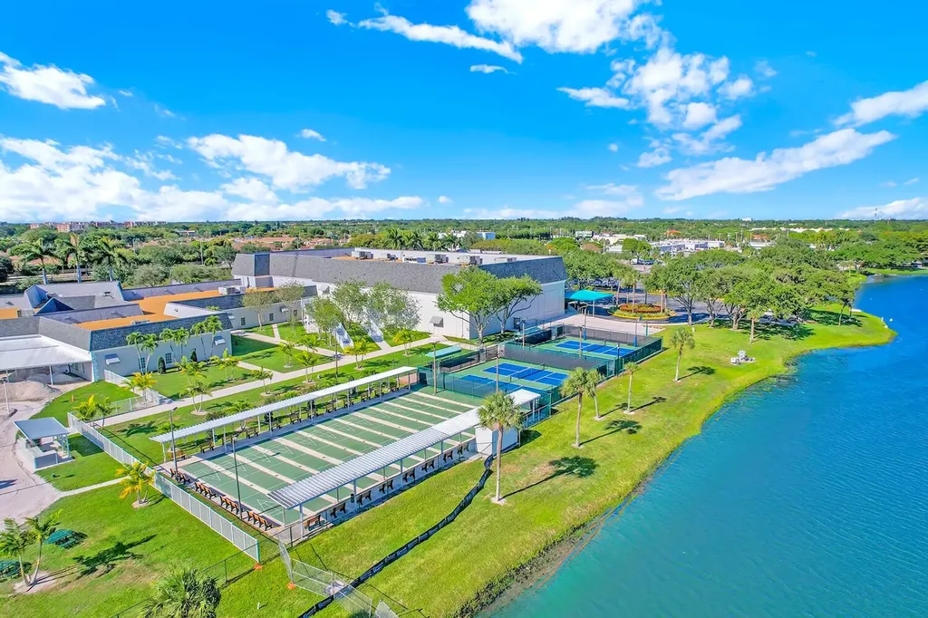 359 Saxony Trail Delray Beach FL 33446