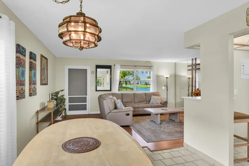 359 Saxony Trail Delray Beach FL 33446