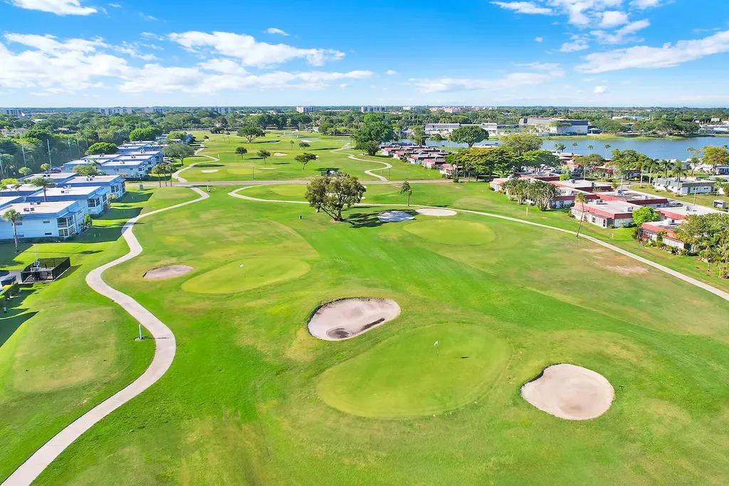 359 Saxony Trail Delray Beach FL 33446
