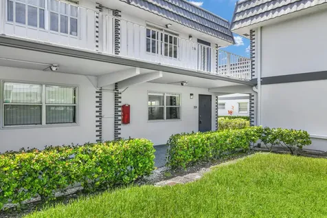 359 Saxony Trail Delray Beach FL 33446