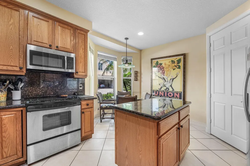 6166 Island Walk Boca Raton FL 33496