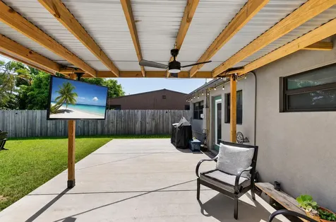 110 NW 56th Street Oakland Park FL 33309