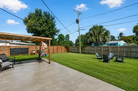110 NW 56th Street Oakland Park FL 33309