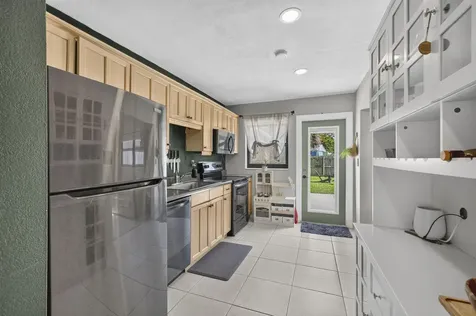110 NW 56th Street Oakland Park FL 33309