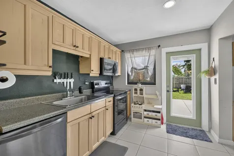 110 NW 56th Street Oakland Park FL 33309