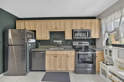 110 NW 56th Street Oakland Park FL 33309