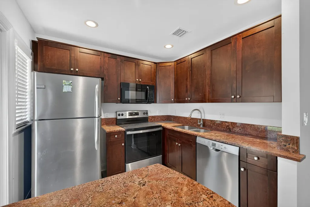 423 SW 11th Court Fort Lauderdale FL 33315