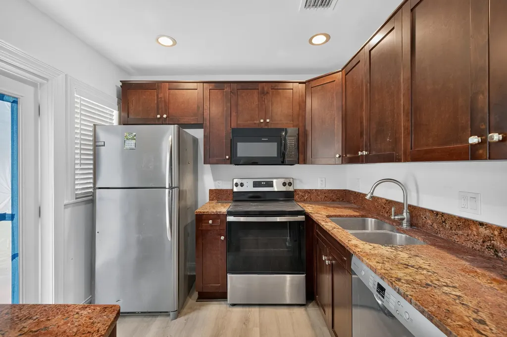 423 SW 11th Court Fort Lauderdale FL 33315