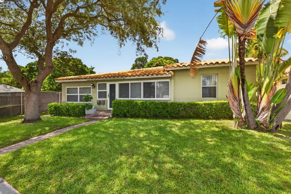 423 SW 11th Court Fort Lauderdale FL 33315
