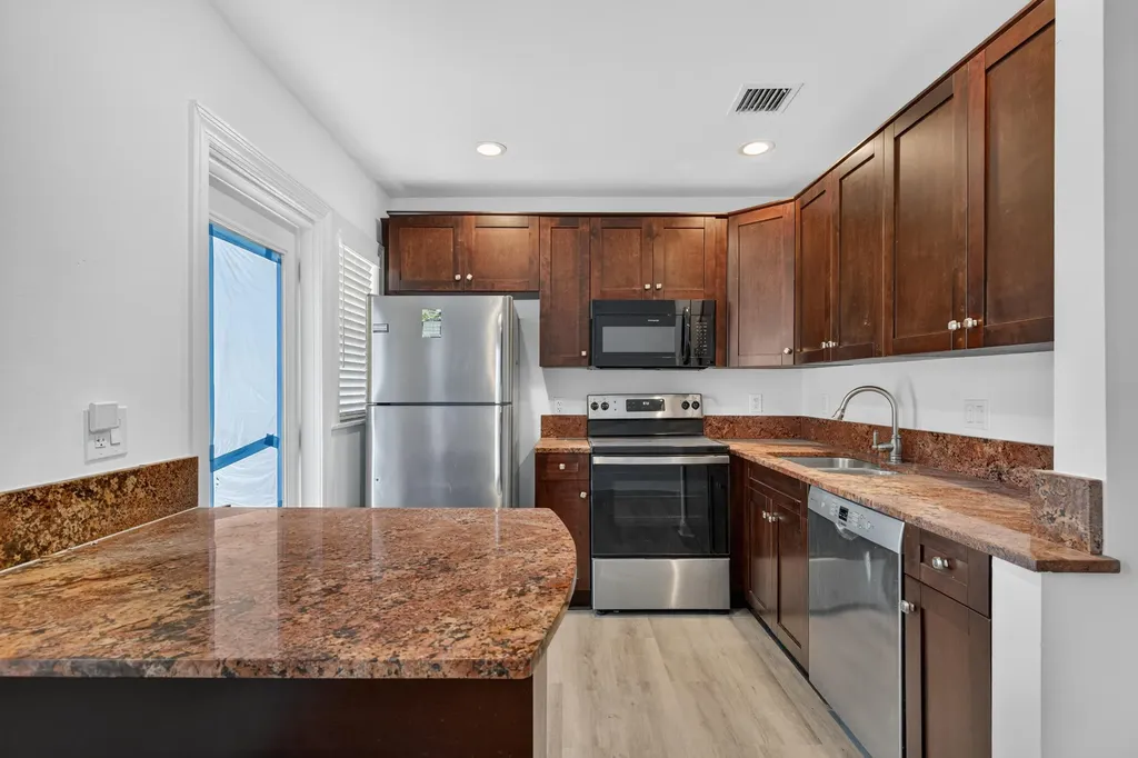 423 SW 11th Court Fort Lauderdale FL 33315