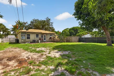 423 SW 11th Court Fort Lauderdale FL 33315