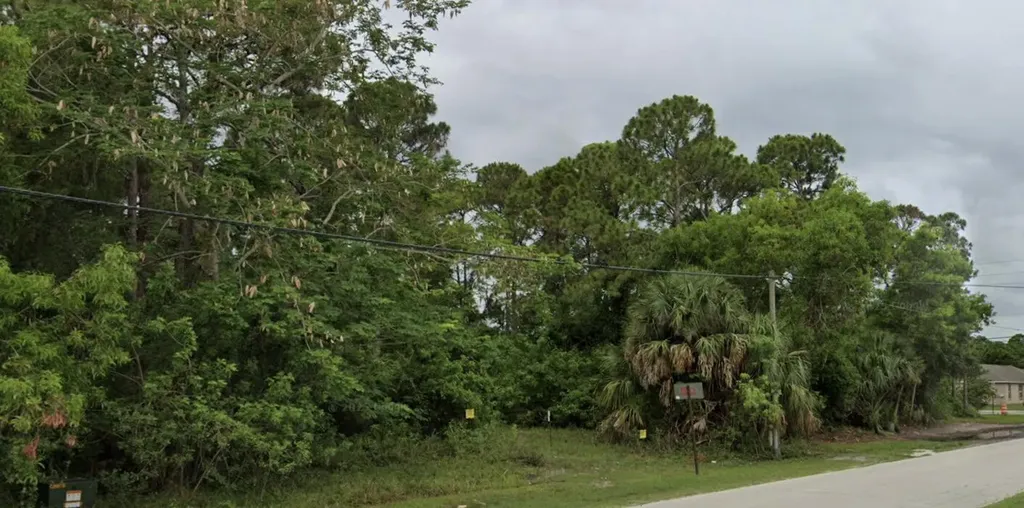 866 SE Walters Terrace Port St Lucie FL 34983
