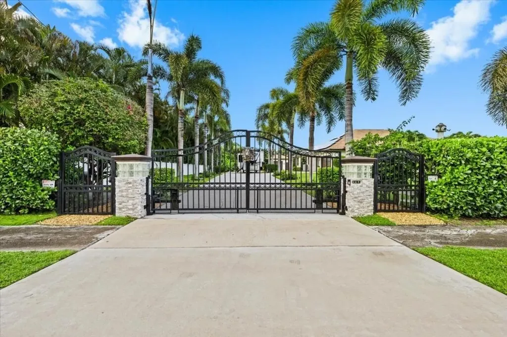 17433 Hamlin Boulevard Loxahatchee FL 33470