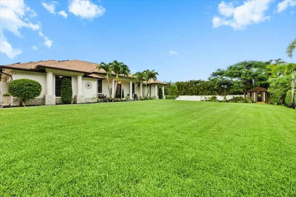 17433 Hamlin Boulevard Loxahatchee FL 33470