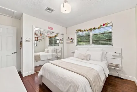 4930 SW 90th Way Cooper City FL 33328