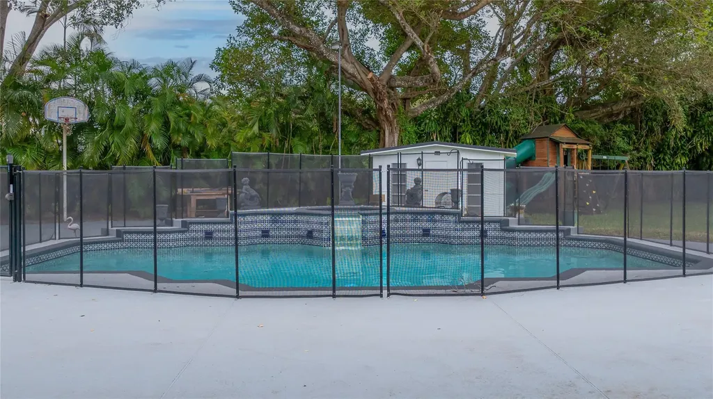 13401 SW 83rd Avenue Pinecrest FL 33156