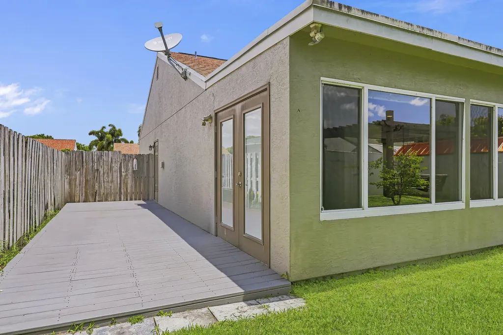 7779 Blairwood Circle N Lake Worth FL 33467