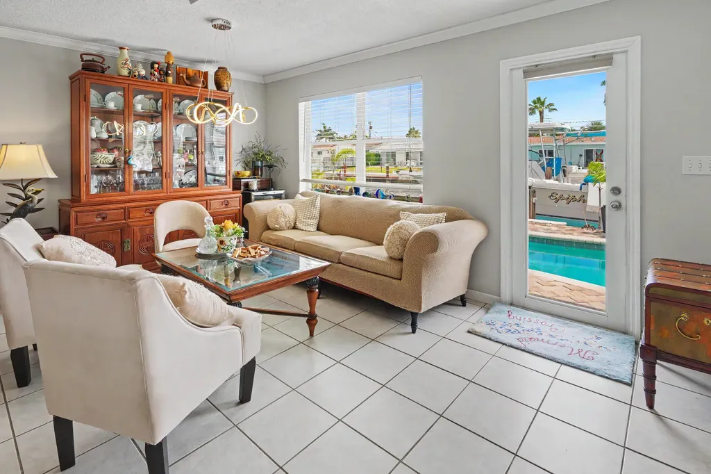 2712 SE 13th Court Pompano Beach FL 33062