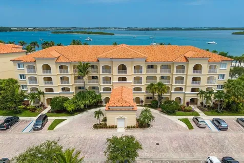 36 Harbour Isle Drive W Fort Pierce FL 34949