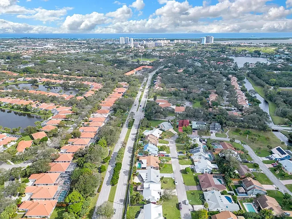1113 Rainwood Circle W Palm Beach Gardens FL 33410