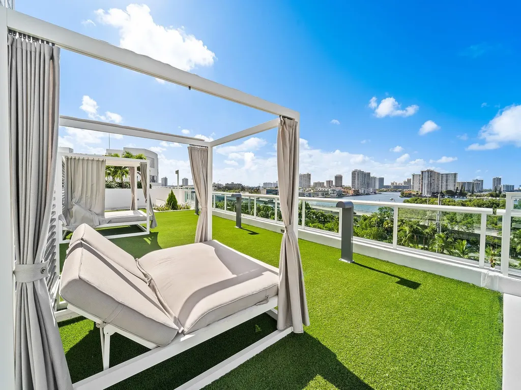 400 Sunny Isle Boulevard Sunny Isles Beach FL 33160