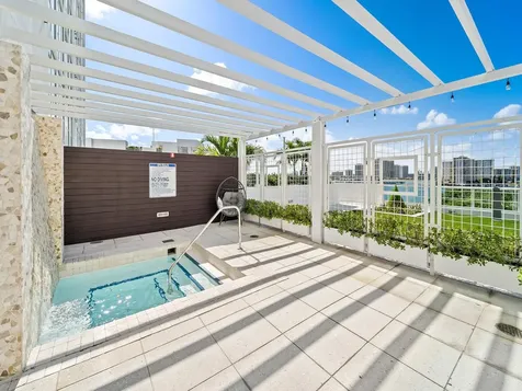 400 Sunny Isle Boulevard Sunny Isles Beach FL 33160