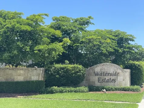 2457 Waterside Drive Lake Worth FL 33461