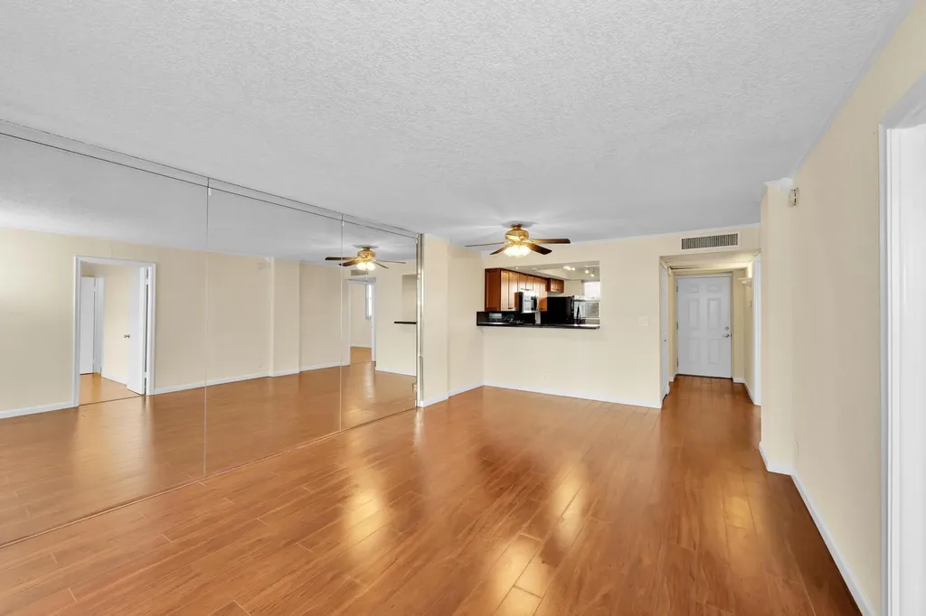 118 Royal Park Drive Oakland Park FL 33309