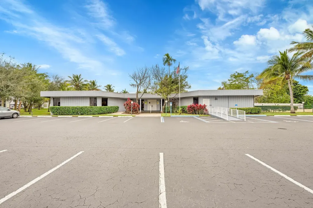118 Royal Park Drive Oakland Park FL 33309