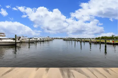 806 E Windward Way Lantana FL 33462