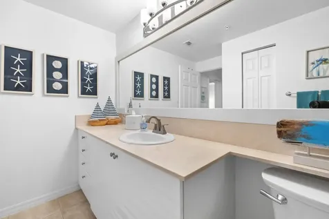 806 E Windward Way Lantana FL 33462