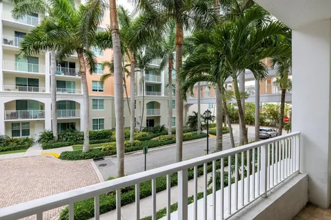 806 E Windward Way Lantana FL 33462
