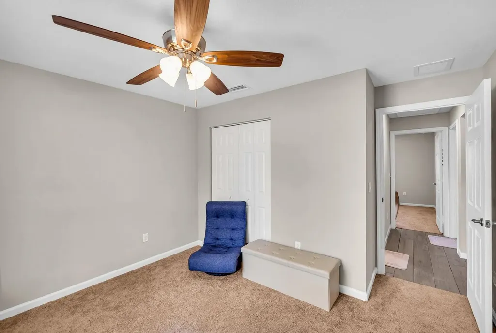 1220 SE Navajo Lane Port St Lucie FL 34983