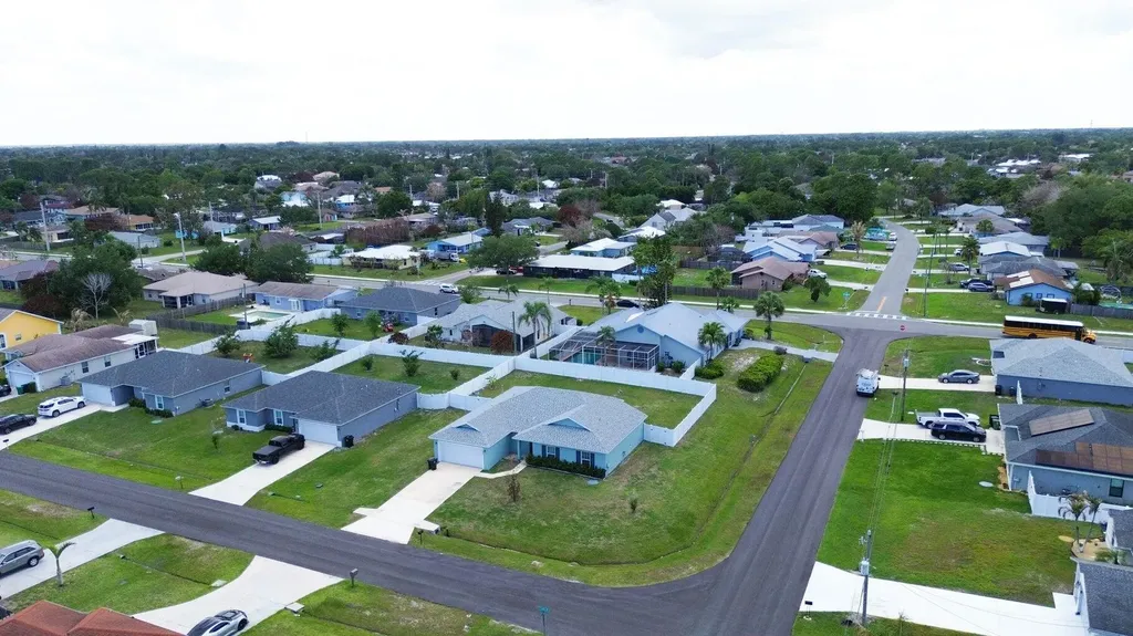 1220 SE Navajo Lane Port St Lucie FL 34983
