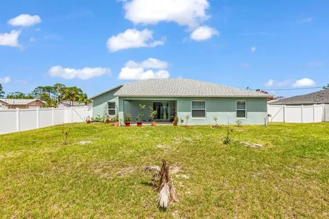 1220 SE Navajo Lane Port St Lucie FL 34983