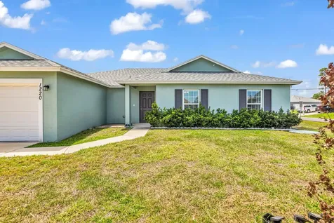 1220 SE Navajo Lane Port St Lucie FL 34983