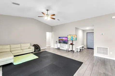 1220 SE Navajo Lane Port St Lucie FL 34983