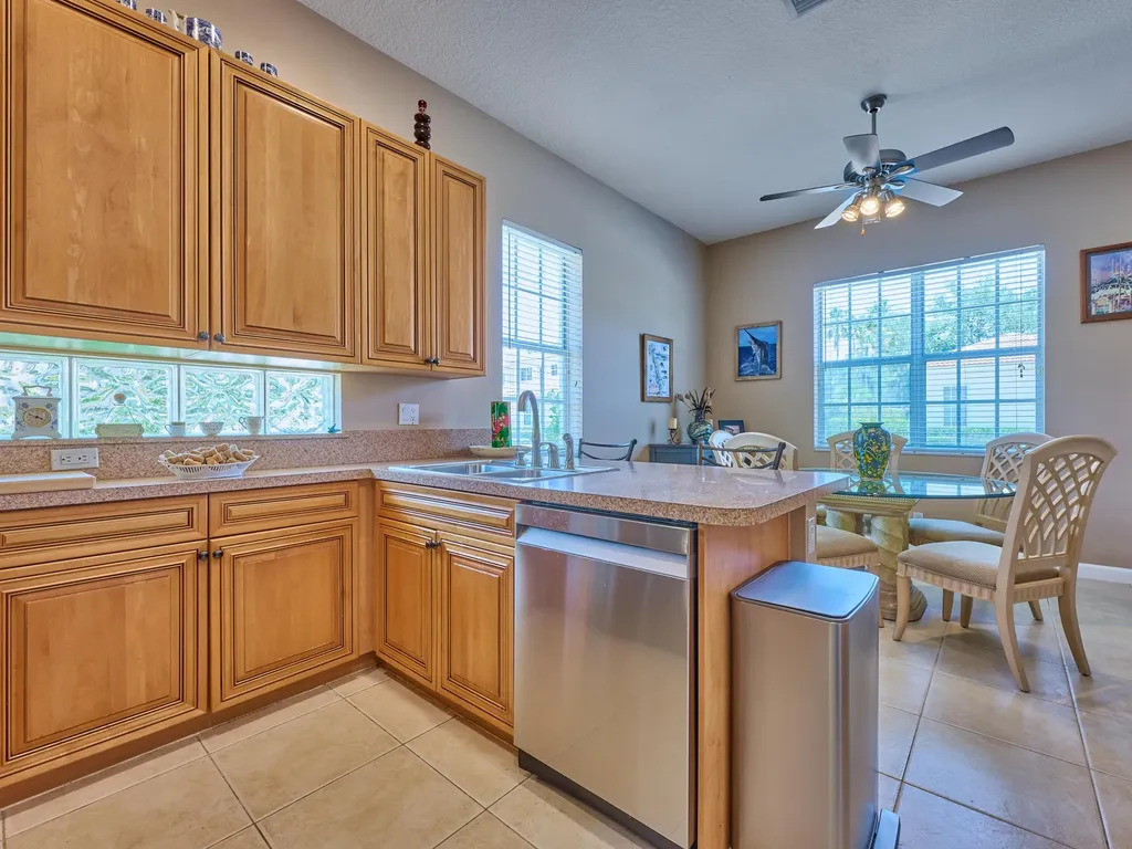 530 Commons Drive Palm Beach Gardens FL 33418