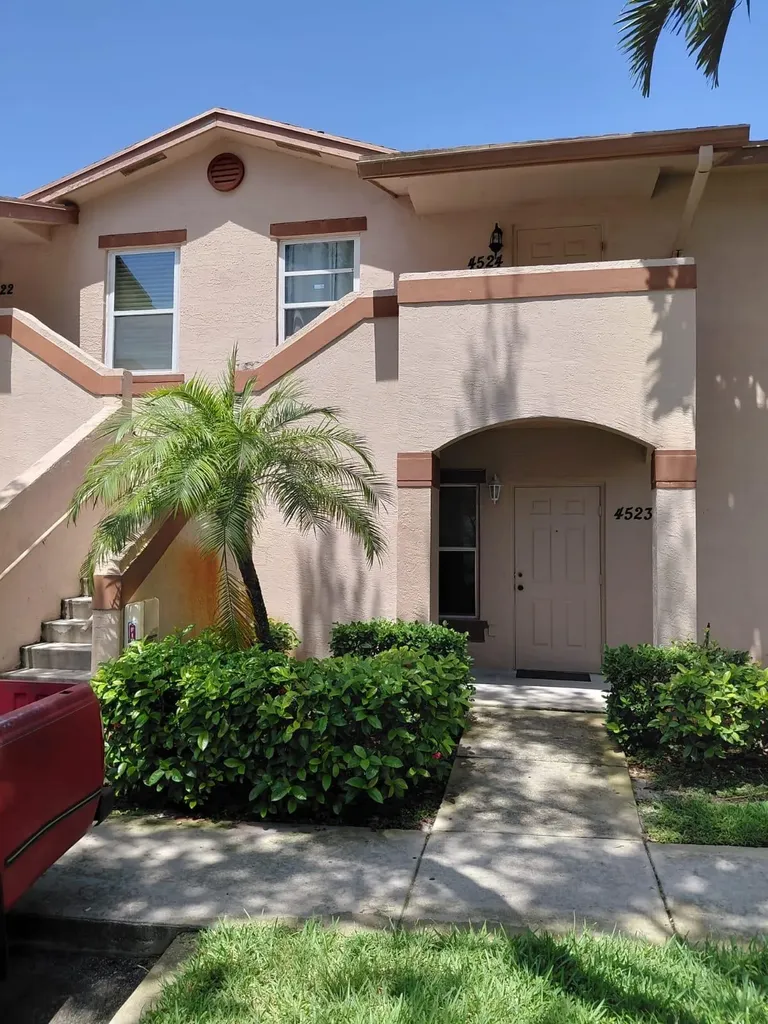 4524 Oak Terrace Drive Greenacres FL 33463