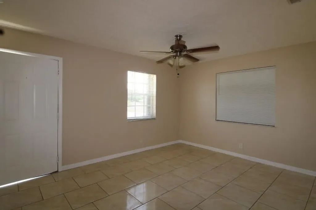 1412 W 6th Street Riviera Beach FL 33404