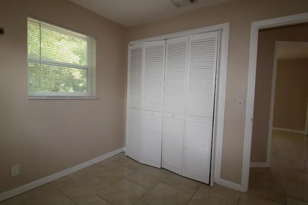 1412 W 6th Street Riviera Beach FL 33404