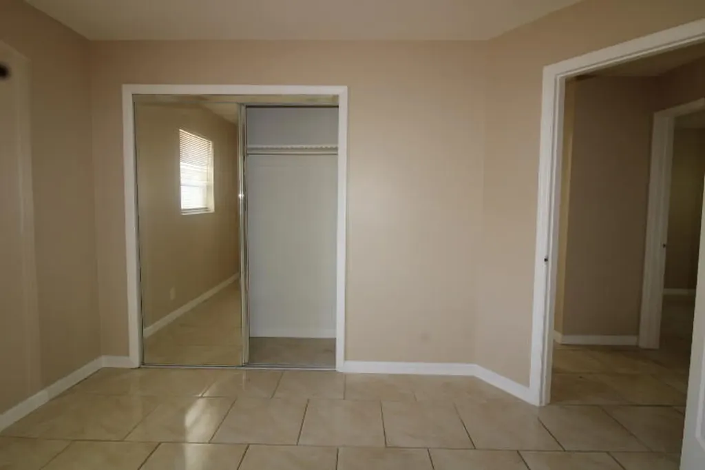 1412 W 6th Street Riviera Beach FL 33404