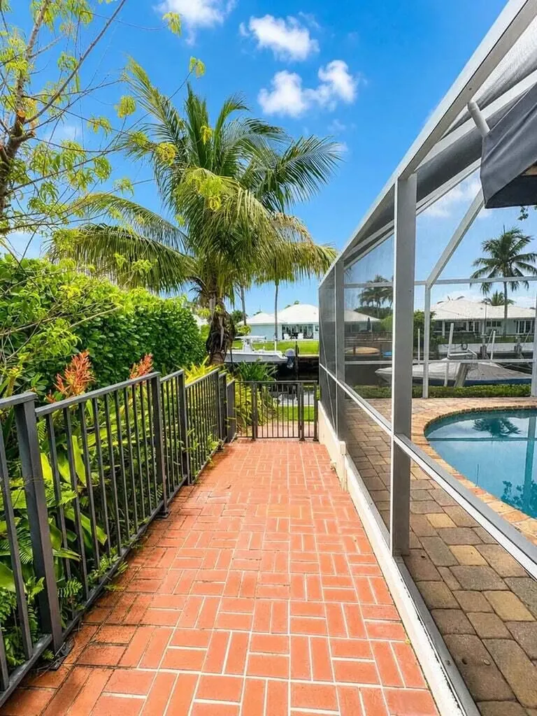 1111 SW Pepperridge Terrace Boca Raton FL 33486