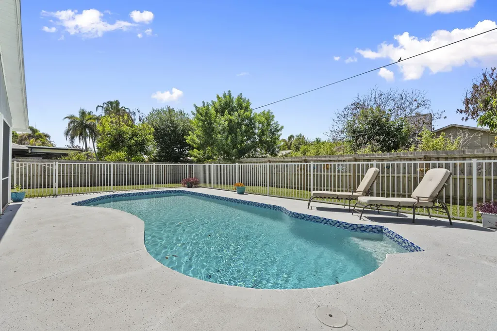 1202 SE Mcfarlane Port St Lucie FL 34952