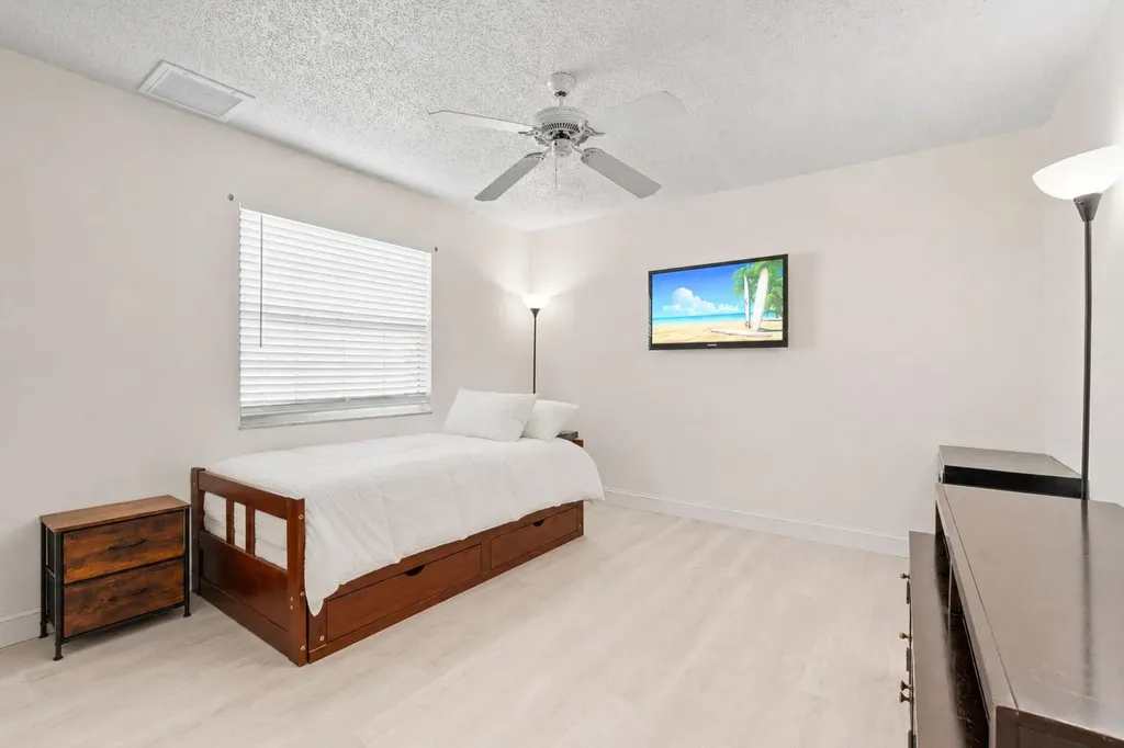 1202 SE Mcfarlane Port St Lucie FL 34952
